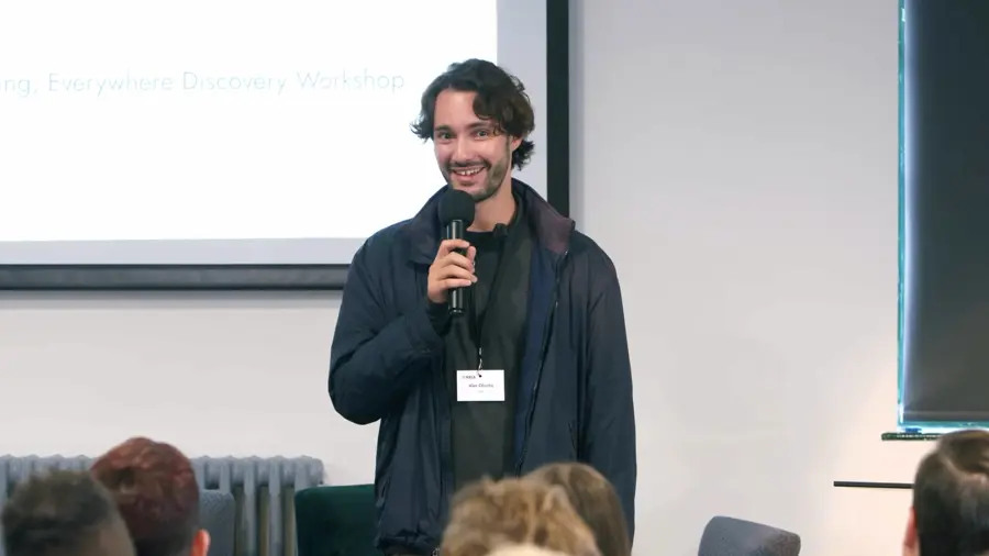 Alex Obadia presenting a talk at the Trust Everything, Everywhere Discovery workshop